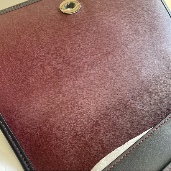 Coach Turn lock crossbody - Picture 15 of 16